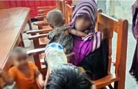 পিরোজপুরে ইউনিয়ন পরিষদে রেখে যাওয়া তিন শিশু ফিরল মায়ের কোলে