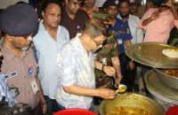 বরিশালে হাসপাতাল পরিদর্শনে স্বাস্থ্যমন্ত্রী, কর্মচারীকে বরখাস্ত