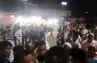 বরিশালে শ্রমিক ও শিক্ষার্থীদের মধ্যে মারামারি, বাস ভাঙচুর