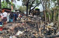 পিরোজপুরে ভয়াবহ অগ্নিকা-ে ১৪ দোকান পুড়ে ছাই