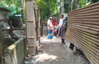 ঝালকাঠিতে চলাচলের রাস্তায় প্রাচীর নির্মাণের অভিযোগ