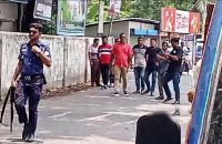 বরিশালে বিএনপি-ইসলামী আন্দোলন নেতাকর্মীদের মধ্যে ধাওয়া-পাল্টা ধাওয়া