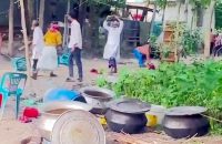 মাংস না খেয়ে জমাচ্ছিলেন টেবিলের নিচে, বিয়েবাড়িতে সংঘর্ষে আহত ৮