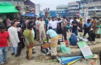 বরিশালে ফুটপাতে দখল করে ব্যবসা, ৪ ব্যবসায়ীকে জরিমানা
