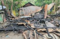 চরমোনাইতে মাদক কারবারে বাধা দেওয়ায় বসতঘরে আগুন