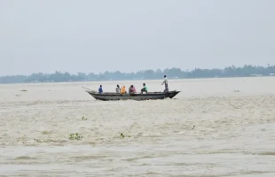 ১০ দিনে দ্রুত বাড়তে পারে নদ-নদীর পানি, বন্যার শঙ্কা