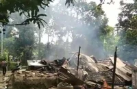বরিশালে অটোরিকশাচালক খুন, সন্ধিগ্ধ আসামির বসতঘরে আগুন