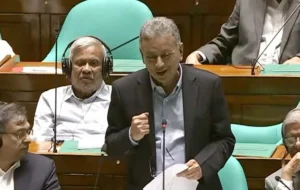 মুদি দোকান-বিউটি পার্লারসহ ১৬ ব্যবসায় কর বসাচ্ছে সরকার