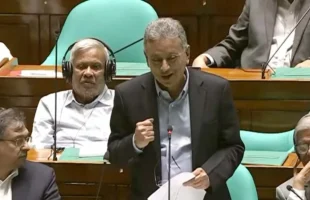 মুদি দোকান-বিউটি পার্লারসহ ১৬ ব্যবসায় কর বসাচ্ছে সরকার