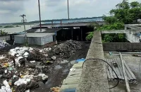 পরিবেশ দূষণকারী বরিশালের সেই কারখানা সপ্তাহখানেকের মধ্যে বন্ধের দাবি