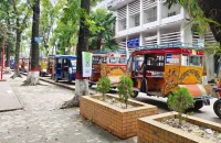 বরিশালে শহরে গণপরিবহনে ভাড়া নৈরাজ্য রুখতে শিক্ষার্থীদের অ্যাকশন