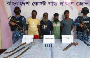 ভোলায় কুখ্যাত ডাকাত ফিরোজসহ আটক ৪, অস্ত্র-গোলাবারুদ জব্দ