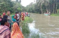ঝালকাঠিতে খালে ঝাঁপ দিয়ে নিখোঁজ কিশোর, উদ্ধার অভিযান অব্যাহত