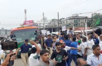 বরিশালে প্রধানমন্ত্রী তারেক রহমানকে স্বাগত জানাতে সড়কের দুই পাশে নেতাকর্মীদের ঢল