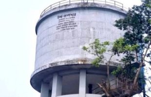 বরগুনা পৌরসভার ৪ প্রকল্পের কোটি কোটি টাকা পানিতে: চরম দুর্ভোগে নাগরিকরা