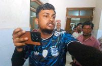 শের-ই বাংলা মেডিকেলে রোগীর মৃ’ত্যু সংবাদ সংগ্রহে গিয়ে স্টাফদের তোপের মুখে সাংবাদিকরা