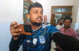 শের-ই বাংলা মেডিকেলে রোগীর মৃ’ত্যু সংবাদ সংগ্রহে গিয়ে স্টাফদের তোপের মুখে সাংবাদিকরা