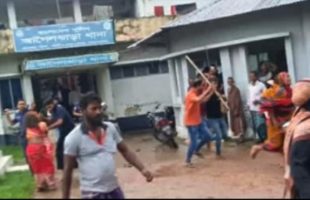 বরিশালে থানায় ঢুকে পুলিশের ওপর হামলা : গ্রেপ্তার আতঙ্কে জনশুন্য ফুলশ্রী গ্রাম