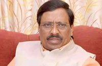 পুত্রবধূকে গোমূত্র পান করালেন ভারতের সাবেক এমপি