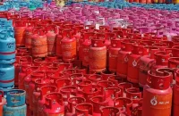 ১২ কেজির এলপিজি সিলিন্ডারের দাম কমলো ৩৫৭ টাকা