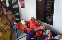 বাউফলে ফুটন্ত ভাতের পাতিল ঢেলে গৃহবধূকে হত্যাচেষ্টা