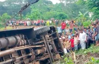 ঝালকাঠিতে যাত্রীবাহী বাস খাদে, সুপারভাইজার নিহত
