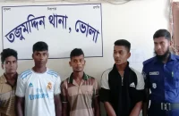 চাঁদা না পেয়ে নারী-পুরুষকে হেনস্থা, ৪ চিহ্নিত সন্ত্রাসী গ্রেপ্তার