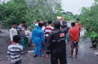 কুয়াকাটার সৈকতে যুবকের অর্ধগলিত মরদেহ উদ্ধার