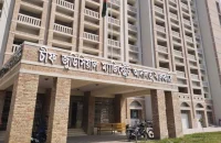 স্বামীর মৃত্যুর পর সন্তানসহ গৃহবধূকে বাড়ি ছাড়া করলো ননদ-ভাসুর ছেলে, আদালতে মামলা