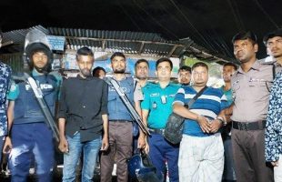 বরিশালে গাঁজা সম্রাট রফিকসহ গ্রেপ্তার ৬