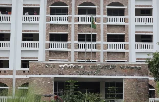 পোষা কুকুর পিটিয়ে হত্যার দায়ে ২০ হাজার টাকা জরিমানা