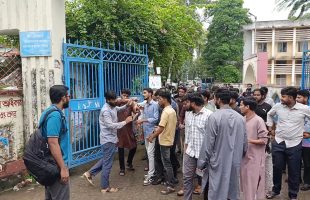 ক্যাম্পাস থেকে শিবির নেতাকর্মীদের বের করে দিল বিএম কলেজ ছাত্রদল
