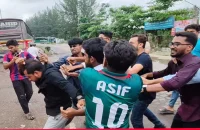 বরিশাল বিশ্ববিদ্যালয়ে ছাত্রদল-ছাত্রশিবির সংঘর্ষ, আহত অন্তত ১০