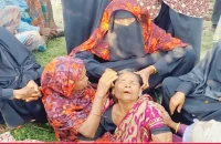 মেয়েকে ধর্ষণের অভিযোগে মামলা করায় বাবাকে কুপিয়ে হত্যা