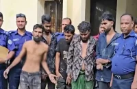 বরগুনায় পিস্তল-গুলিসহ ৫ যুবক আটক