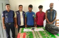 মনপুরা লঞ্চঘাটে পুলিশের অভিযান, ১০০ পিস ই*য়াবাসহ আটক ২