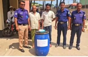 গলাচিপায় ১৩৫ লিটার চোলাই মদ ও গাঁ*জাসহ পিতা-পুত্র আটক