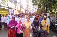 ‘ইন্দো-বাংলা ফার্মাসিউটিক্যালস’ কারখানা খোলা ও বকেয়া বেতনের দাবিতে শ্রমিকদের ‘ভুখা মিছিল’