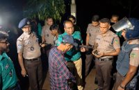 পার্কে মাদকের আসর ঠেকাতে আকস্মিক অভিযানে পুলিশ