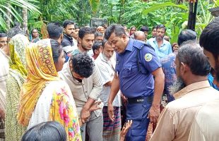 হাতে রশি নিয়ে ঘুরছিলেন গতকাল, সকালে নিজের চায়ের দোকানে মিলল মরদেহ