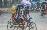 বরিশালসহ দেশের বিভিন্ন অঞ্চলে ভারি বর্ষণ-বজ্রবৃষ্টির আভাস