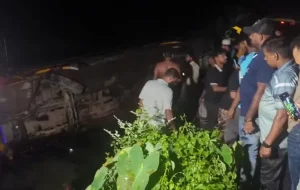 পটুয়াখালীতে বাস-অটোরিকশা সংঘর্ষে নিহত ৪, আহত ১০