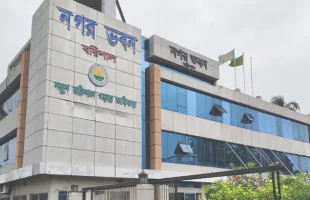 বরিশাল সিটি করপোরেশনে ৪০ জনপ্রতিনিধির কাজ করছেন ১৬ কর্মকর্তা, পদে পদে ভোগান্তি