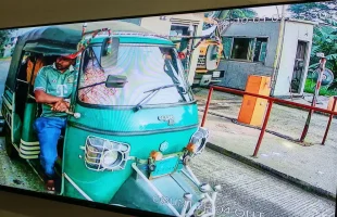 সিএনজিতে স্কুলশিক্ষিকাকে অস্ত্রের মুখে জিম্মি করে স্বর্ণালংকার ছিনতাই