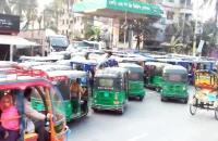 বরিশালে ফিলিং স্টেশনগুলোতে এলপিজির তীব্র সংকট