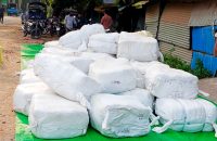 ট্রলার থেকে বিপুল পরিমাণ ভারতীয় শাড়ি-পাঞ্জাবি উদ্ধার