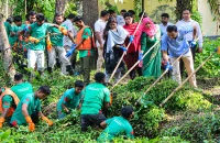 বরিশাল সদর উপজেলা পরিষদের পরিত্যক্ত পুকুর পরিষ্কারে প্রশাসনের উদ্যোগ